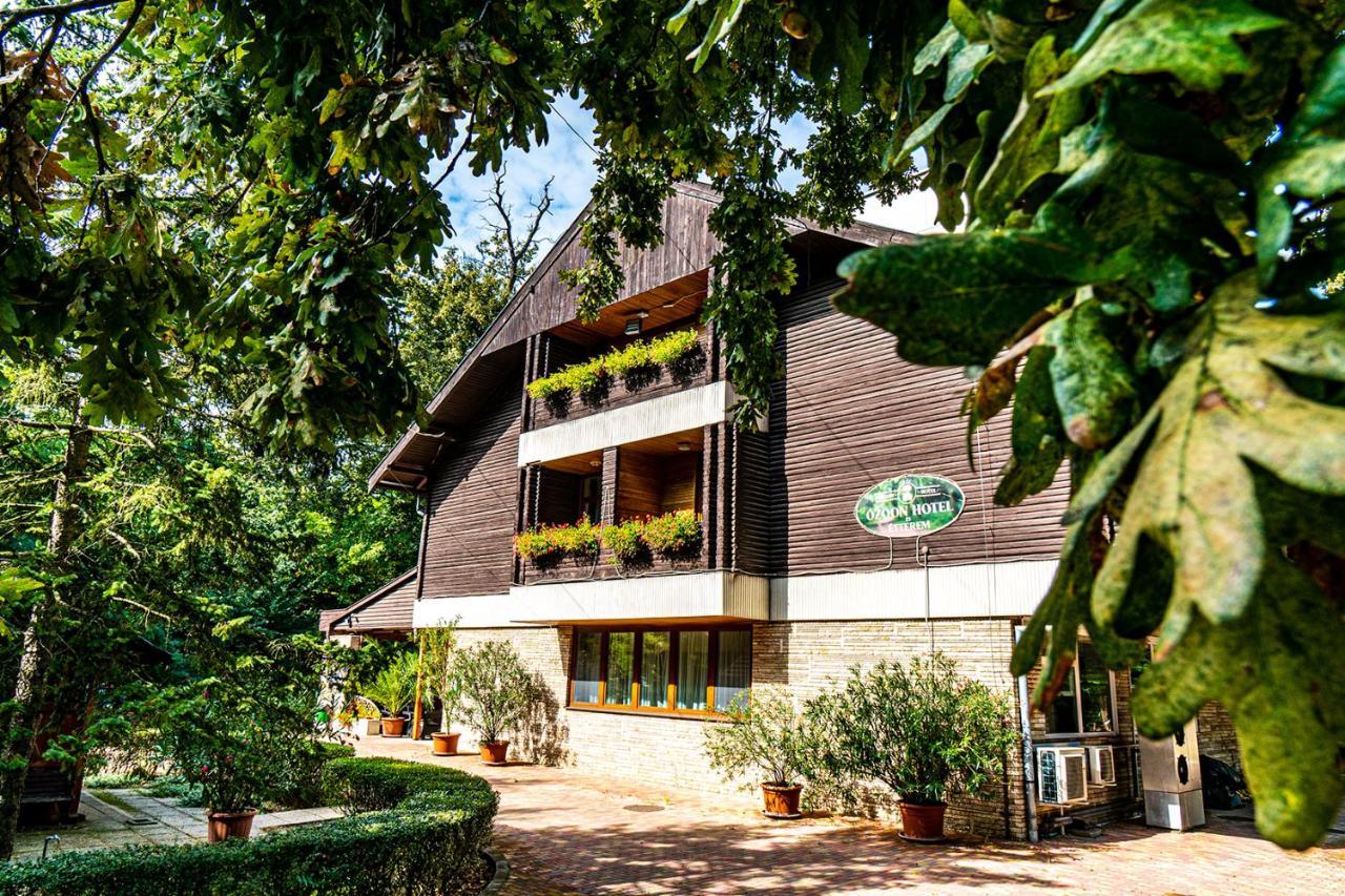 Ozoon Hotel Nyíregyháza Esterno foto