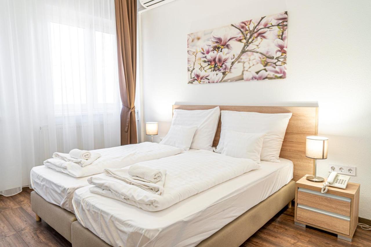 Ozoon Hotel Nyíregyháza Esterno foto