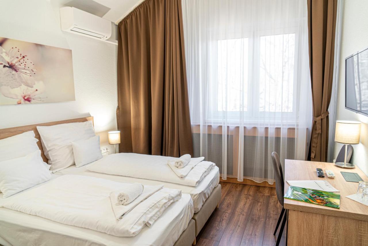 Ozoon Hotel Nyíregyháza Esterno foto