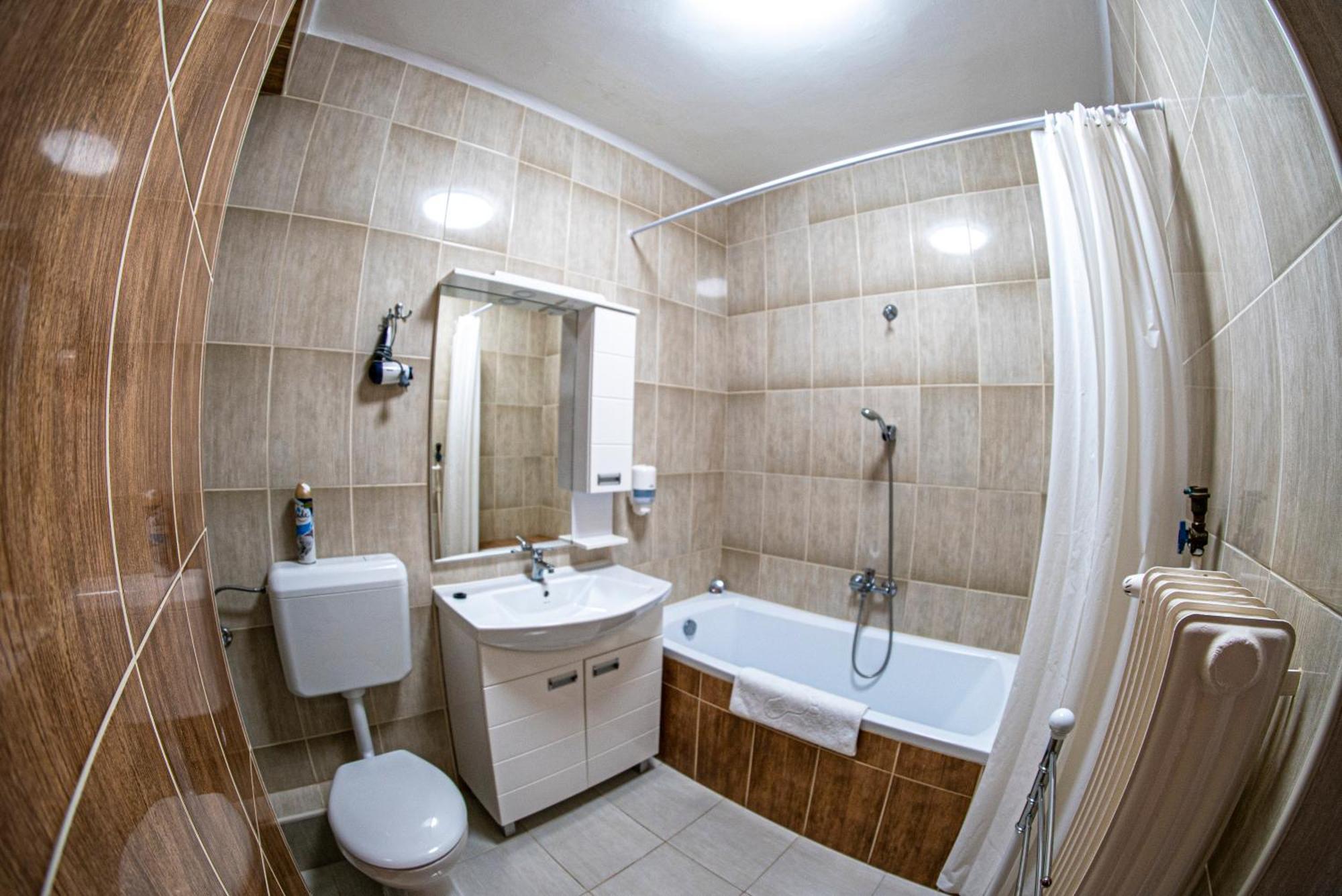Ozoon Hotel Nyíregyháza Esterno foto