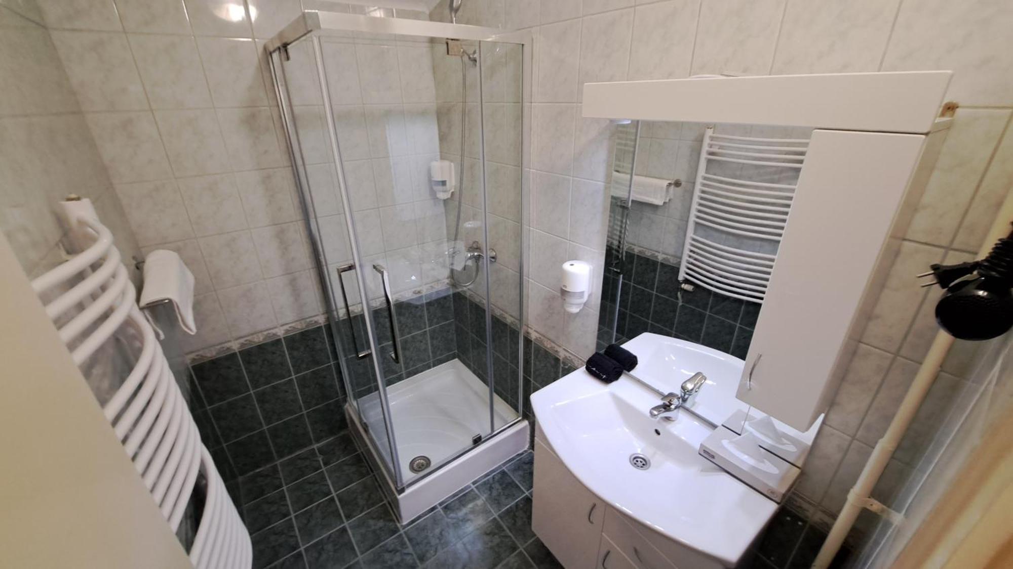 Ozoon Hotel Nyíregyháza Esterno foto