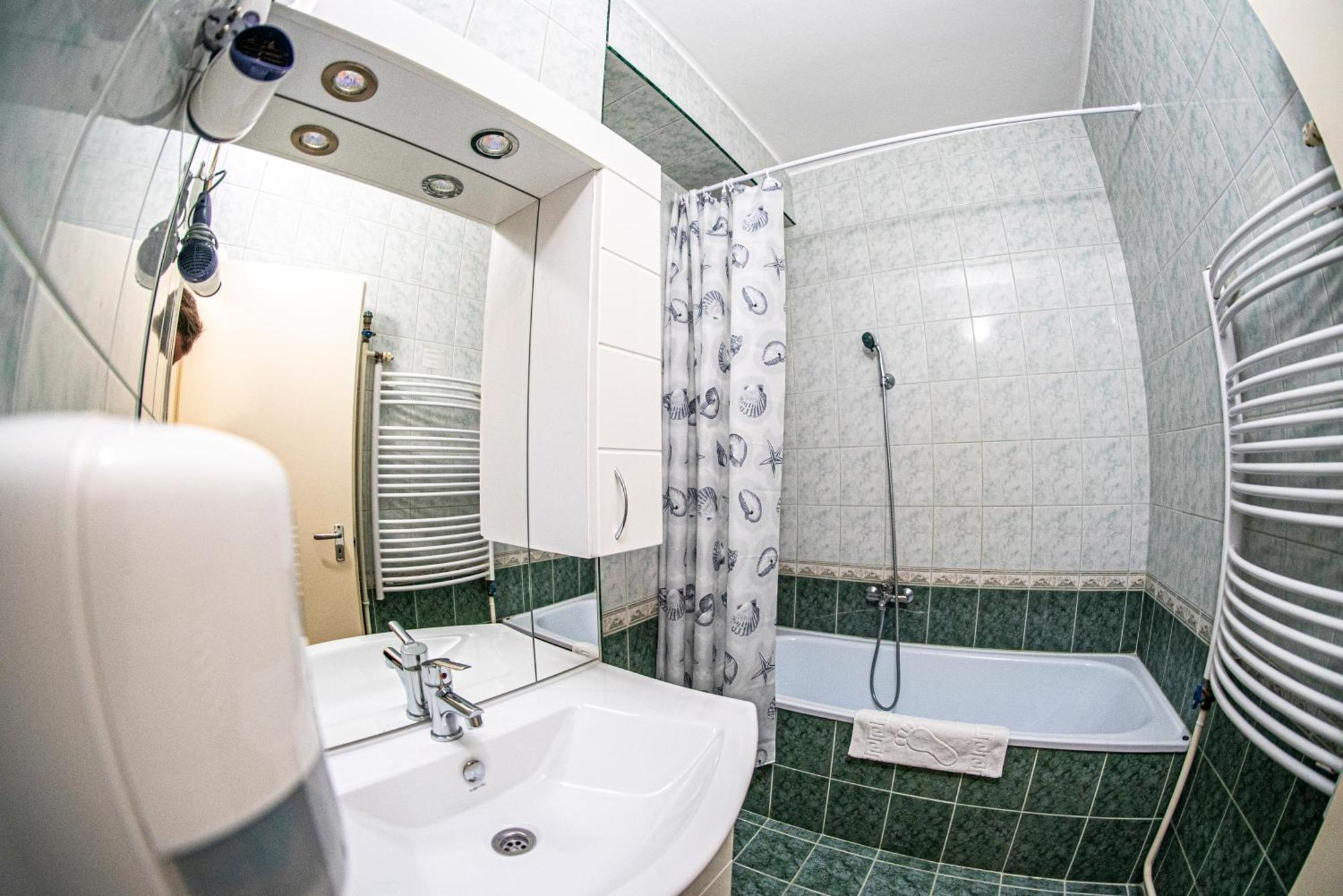Ozoon Hotel Nyíregyháza Esterno foto