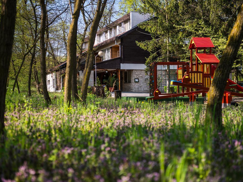 Ozoon Hotel Nyíregyháza Esterno foto