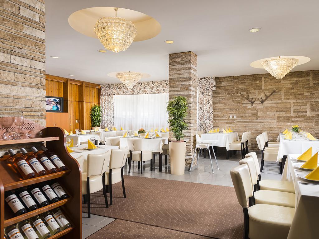 Ozoon Hotel Nyíregyháza Esterno foto